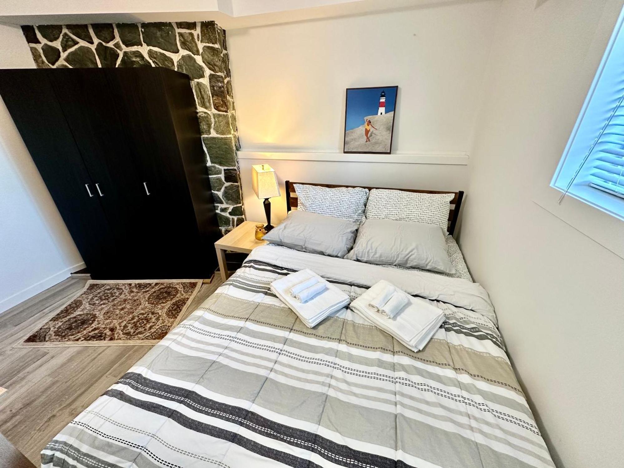 Cozy & Bright Home With Parking Вікторія Екстер'єр фото